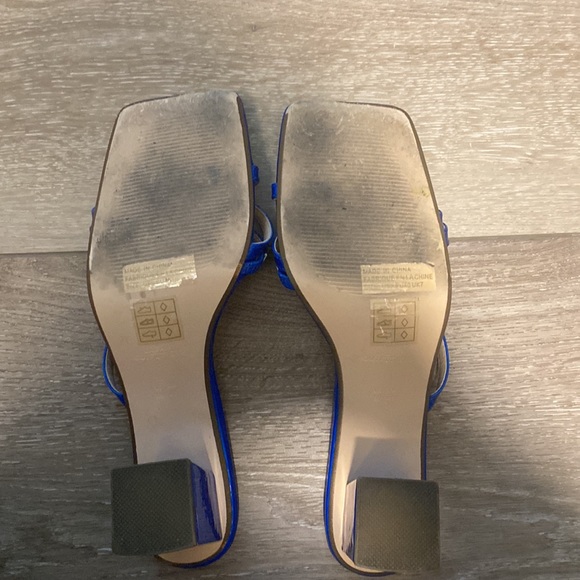 Cobalt blue patent sandals - Picture 4 of 5